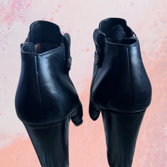 Coach low boots leather zip ups - Picture 3 of 5